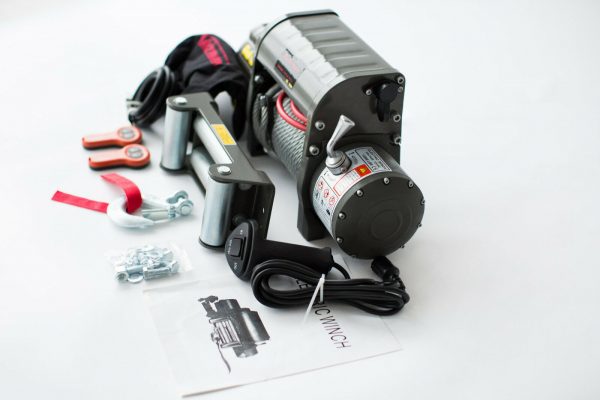 elektrische Seilwinde 12 Volt,13000 lb, 5,9 t. Winde 2 x Funkfernbedienung Neu – Bild 3